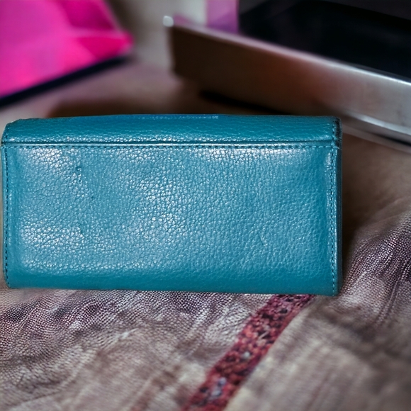 FINAL PRICE 💚EUC AUTHENTIC Michael Kors Pebbled Leather Bifold Wallet in Teal - Picture 5 of 9